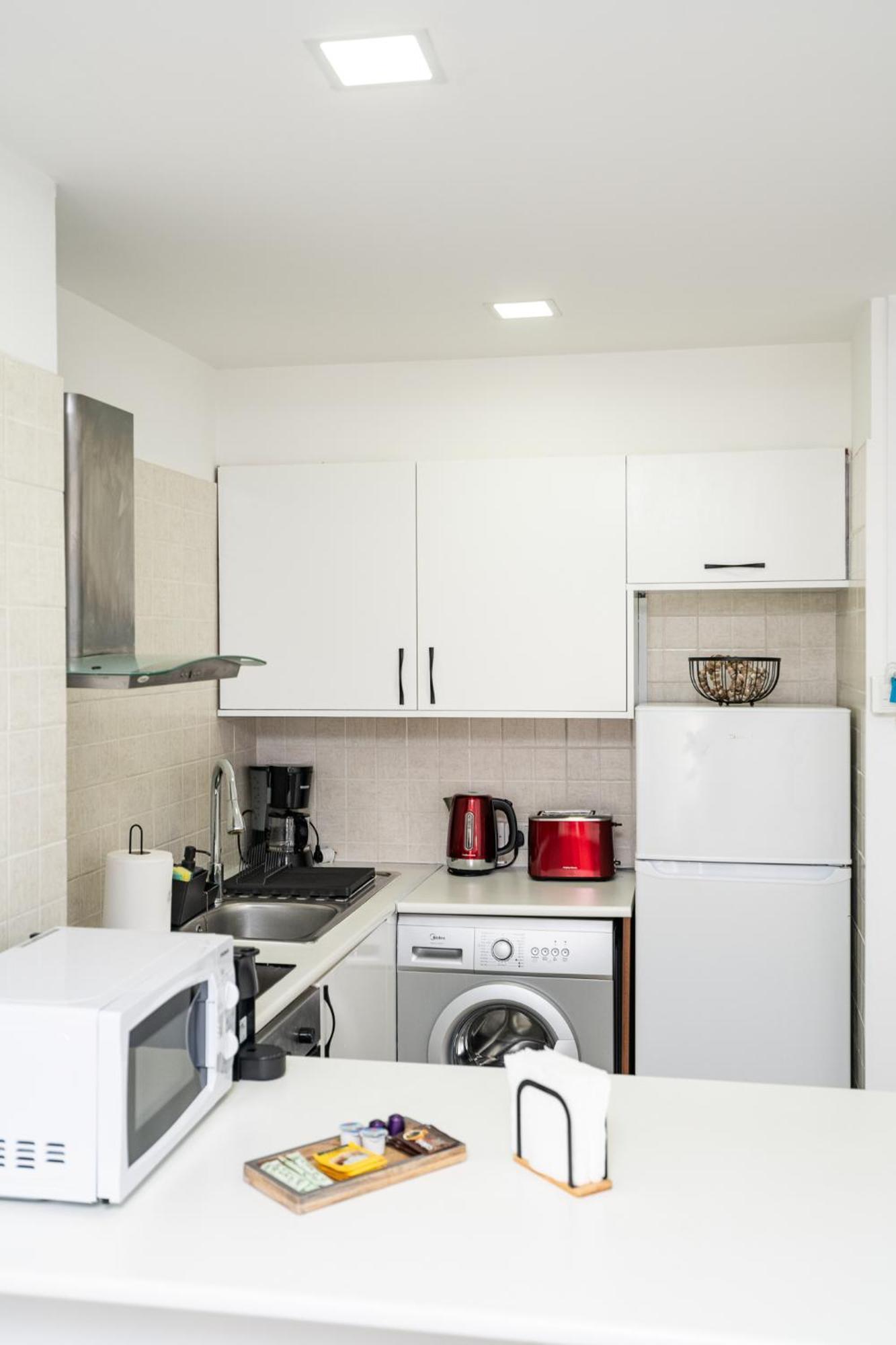 לרנקה Lazuli Beach & Pool Apartment 501 מראה חיצוני תמונה