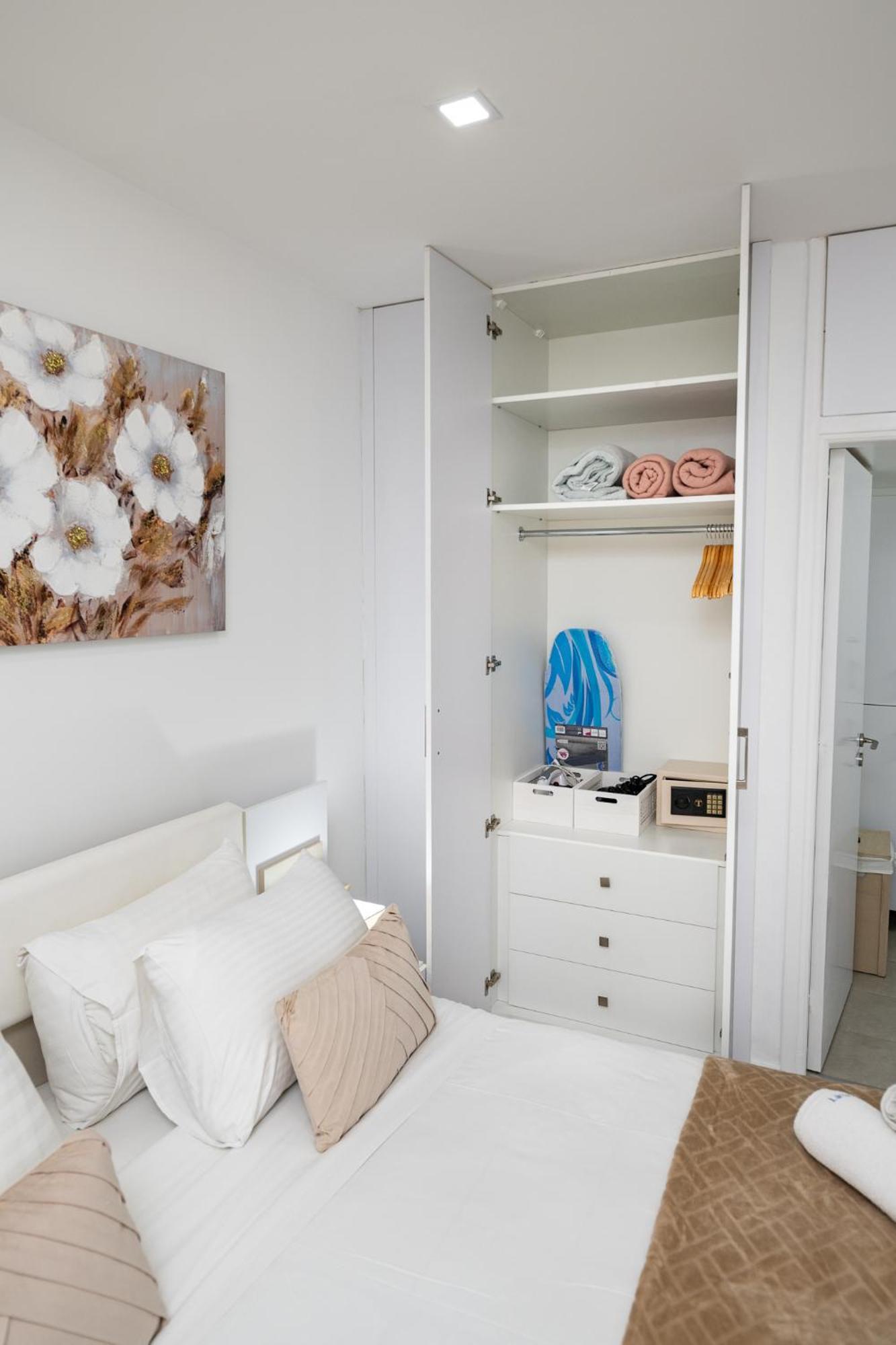לרנקה Lazuli Beach & Pool Apartment 501 מראה חיצוני תמונה
