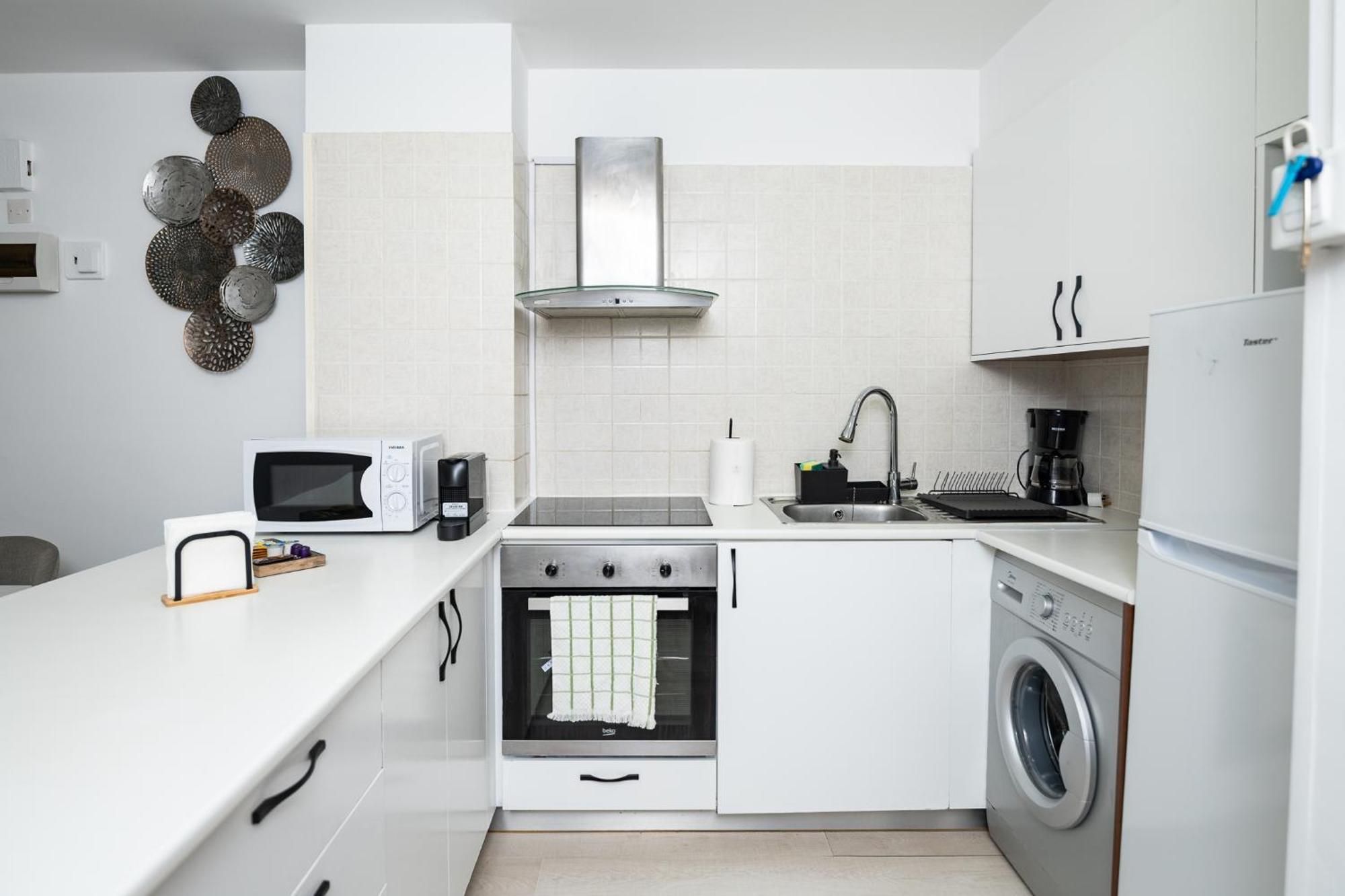 לרנקה Lazuli Beach & Pool Apartment 501 מראה חיצוני תמונה