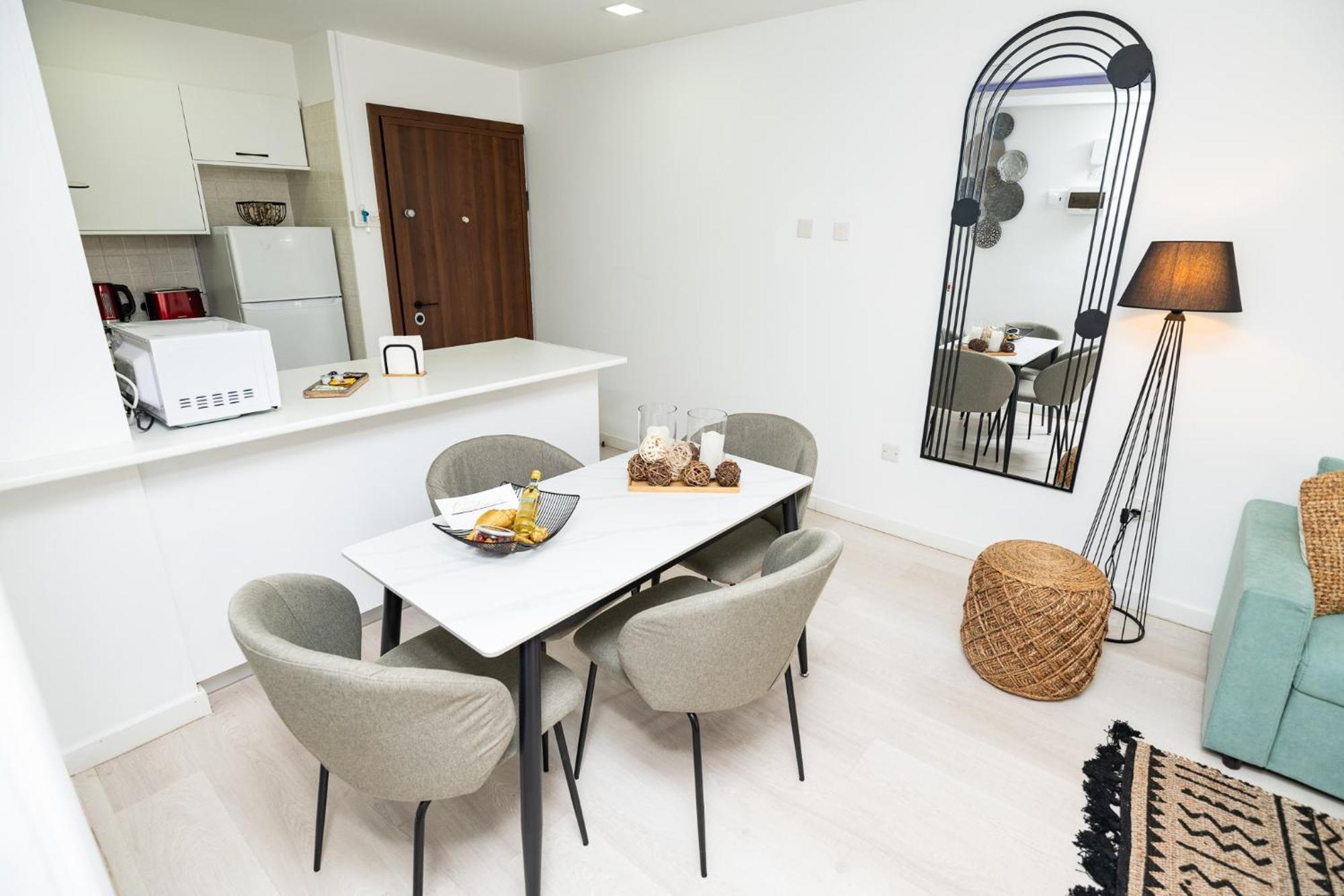 לרנקה Lazuli Beach & Pool Apartment 501 מראה חיצוני תמונה