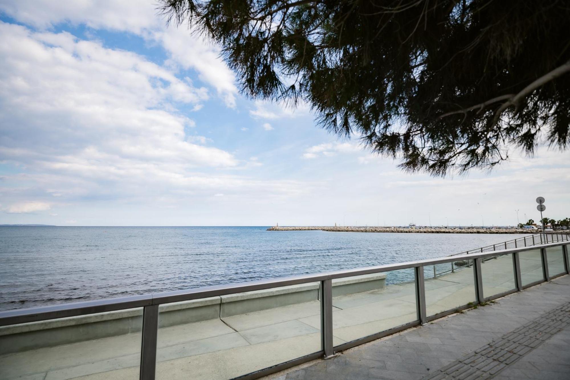 לרנקה Lazuli Beach & Pool Apartment 501 מראה חיצוני תמונה