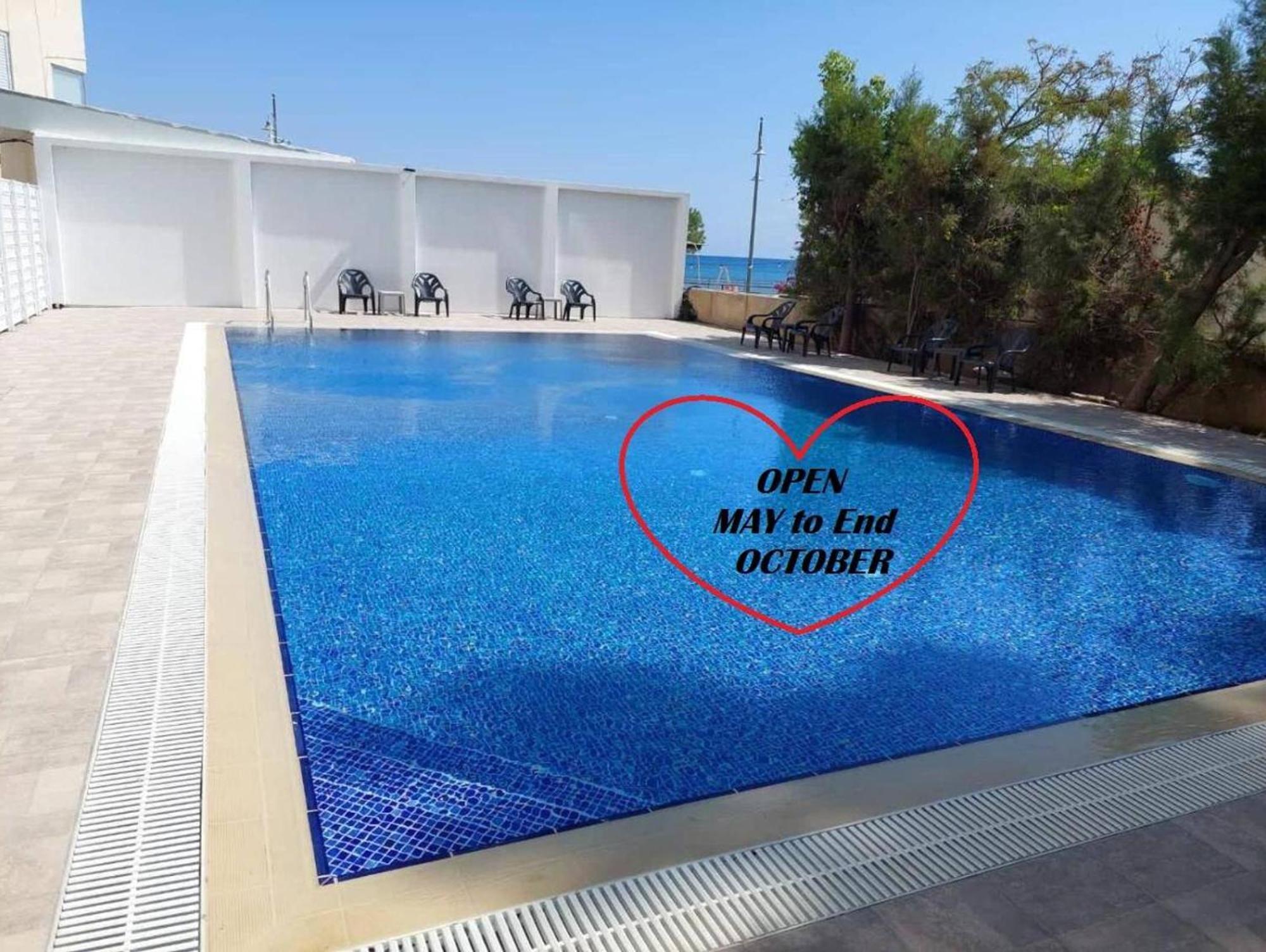 לרנקה Lazuli Beach & Pool Apartment 501 מראה חיצוני תמונה
