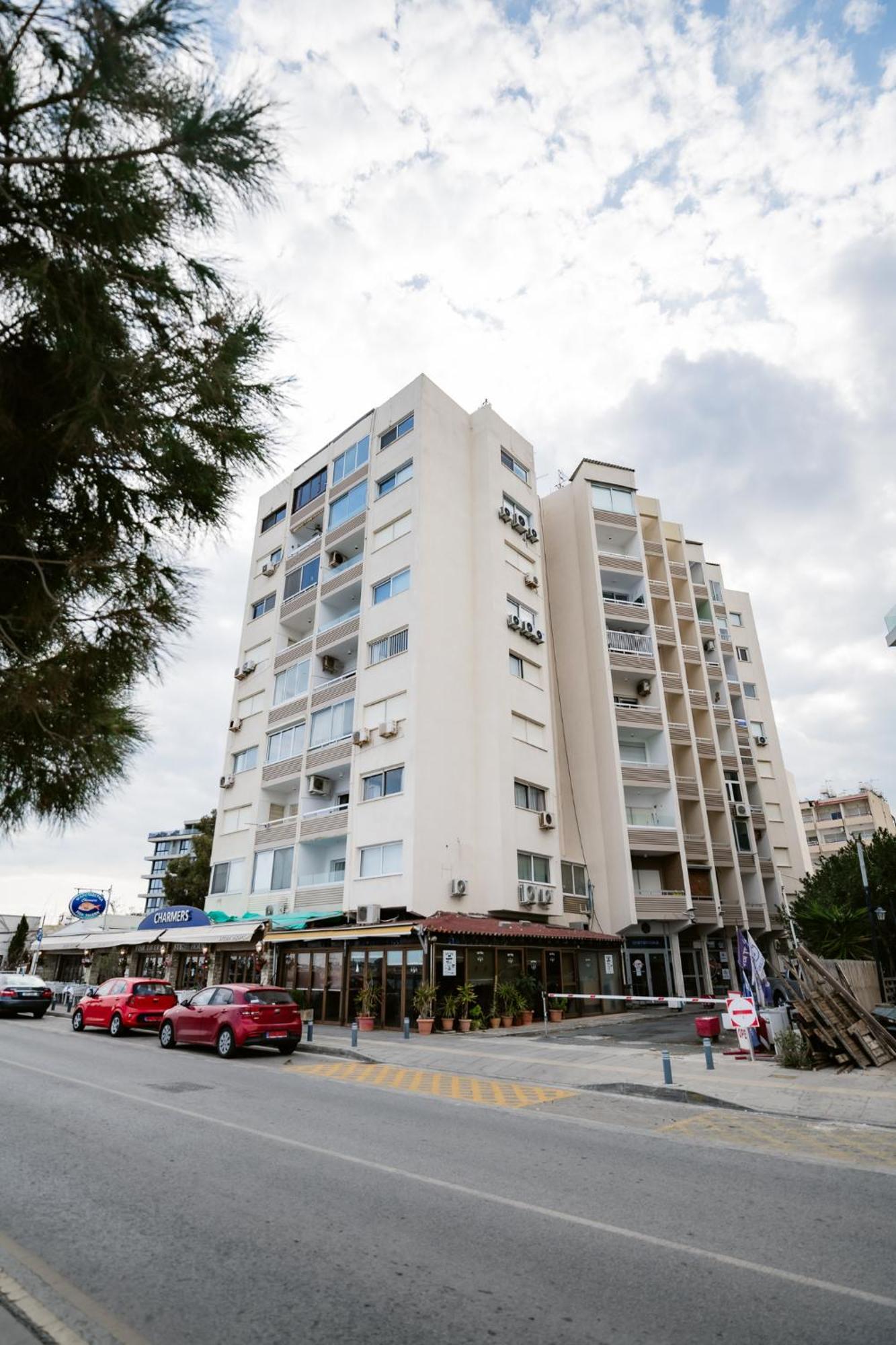 לרנקה Lazuli Beach & Pool Apartment 501 מראה חיצוני תמונה